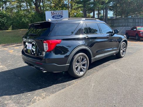 Used 2023 Ford Explorer XLT w/ Equipment Group 202A image 6