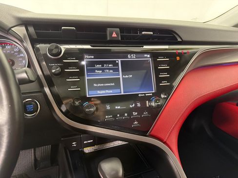 Used 2019 Toyota Camry XSE FWD image 15