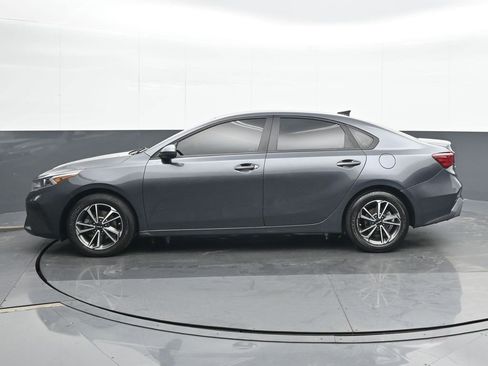 Used 2022 Kia Forte LXS image 3