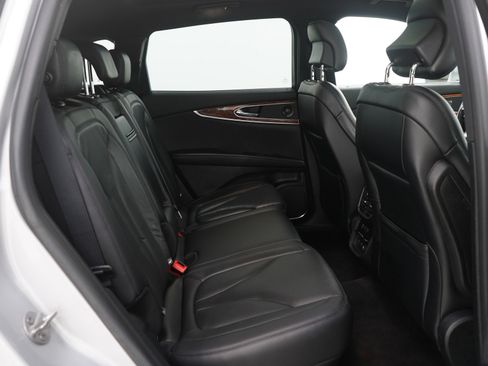 Used 2019 Lincoln Nautilus Reserve image 14