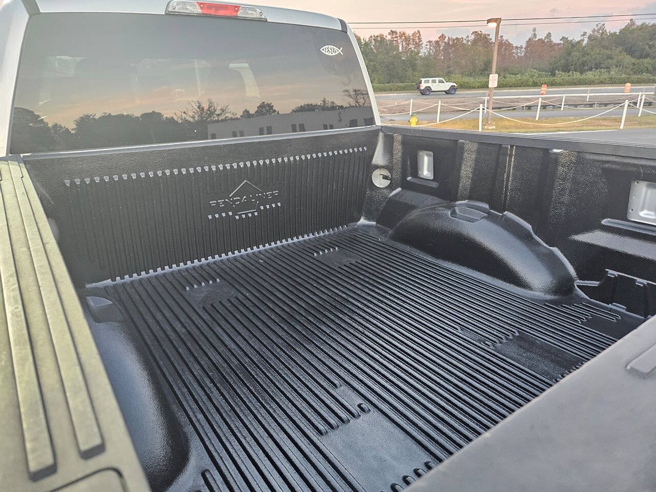 Used 2017 Ford F150 XLT RWD image 11