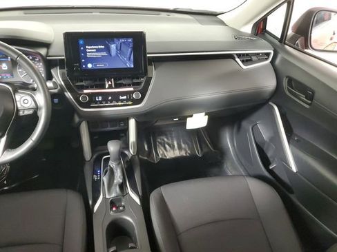 Used 2024 Toyota Corolla Cross LE image 17