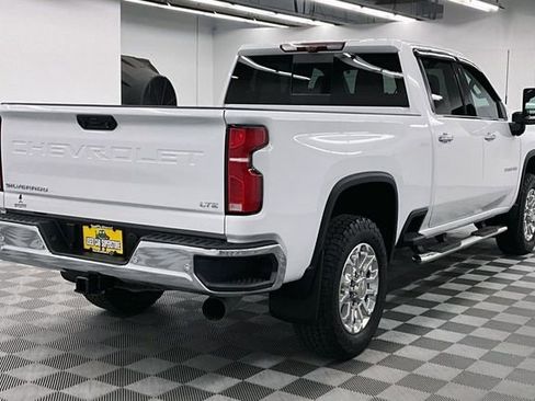 Used 2025 Chevrolet Silverado 2500 LTZ w/ LTZ Convenience Package image 13