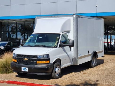 New 2025 Chevrolet Express 3500 w/ Power Convenience Package RWD image 5