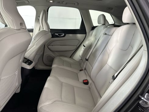 Used 2023 Volvo XC60 B5 Ultimate w/ Protection Package Premier FWD image 23