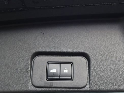 Certified 2022 Nissan Rogue Platinum w/ Head-Up Display Package AWD/4WD image 34