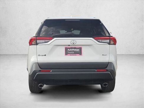 Used 2021 Toyota RAV4 XLE FWD image 7