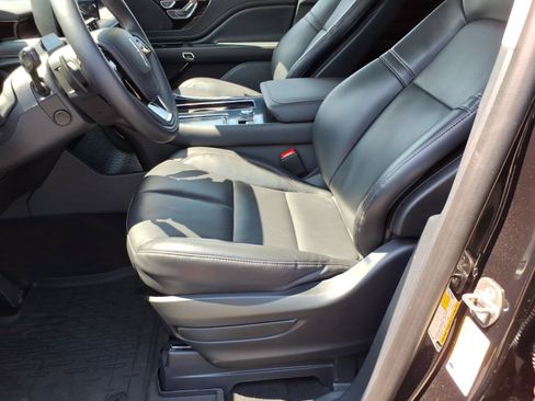 Used 2026 Lincoln Aviator AWD image 16