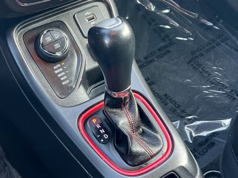 Used 2019 Jeep Compass Trailhawk image 21