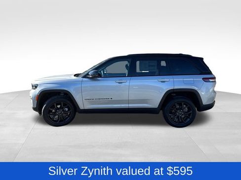New 2025 Jeep Grand Cherokee Limited AWD/4WD image 4