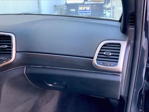 Used 2016 Jeep Grand Cherokee Limited image 19