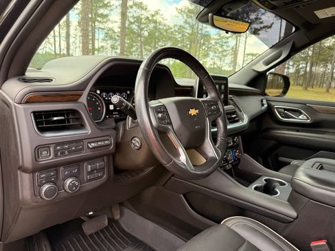 Used 2021 Chevrolet Tahoe Premier w/ Premium Package AWD/4WD image 16