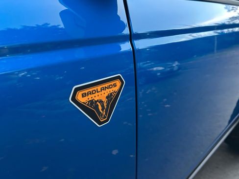 Used 2025 Ford Bronco Badlands image 31