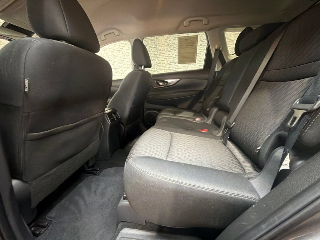 Used 2019 Nissan Rogue SV AWD/4WD image 14