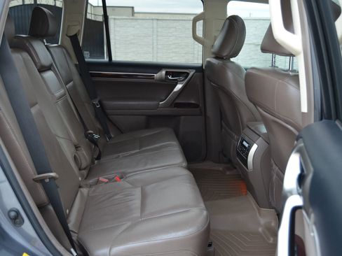 Used 2015 Lexus GX 460 w/ Premium Package image 29