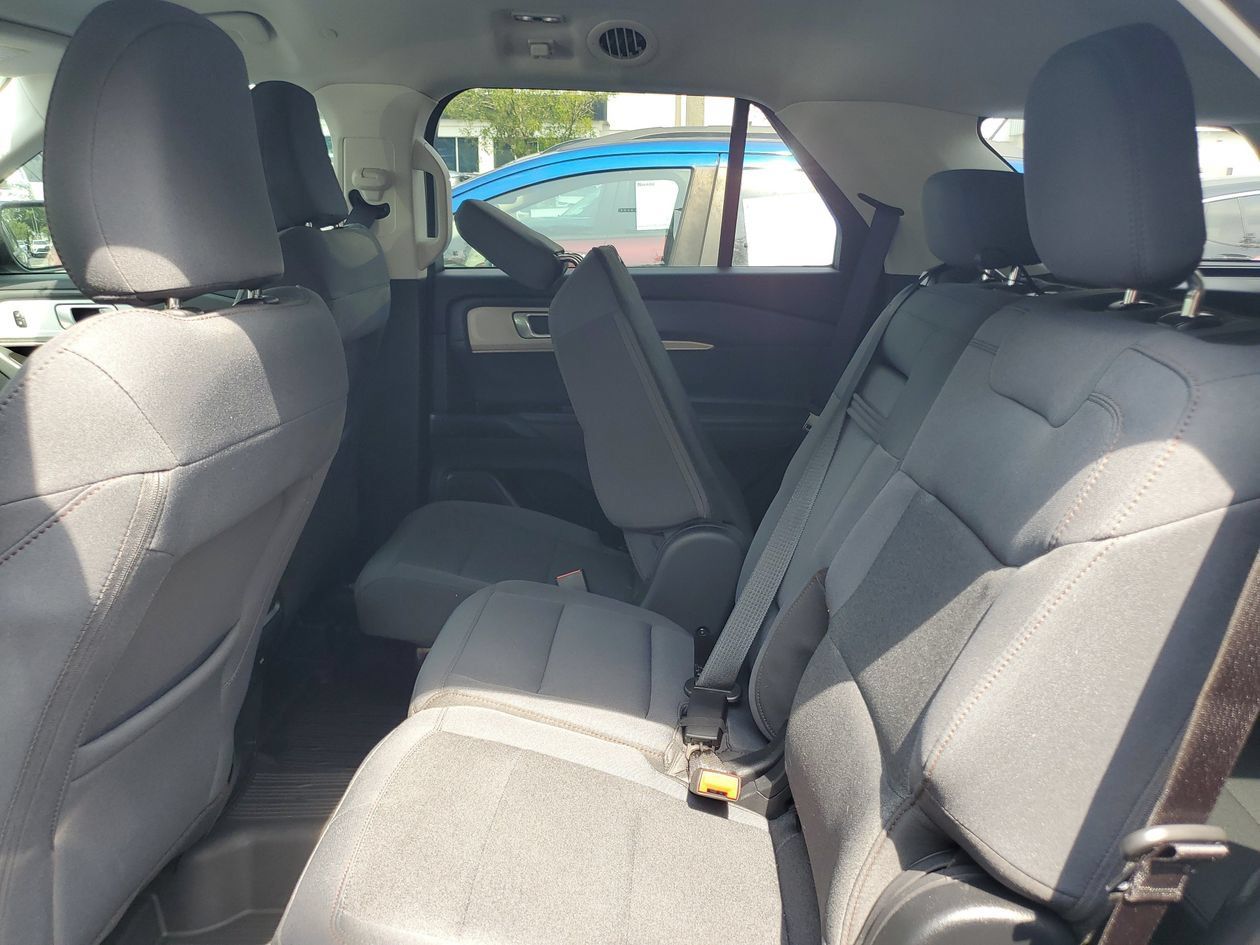 Used 2026 Ford Explorer Active RWD image 10
