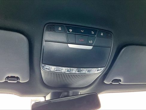 Used 2020 Mercedes-Benz GLC 300 4MATIC image 25