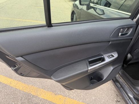 Used 2016 Subaru Impreza 2.0i Premium AWD/4WD image 11