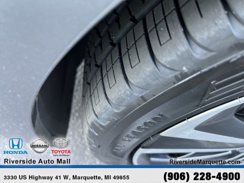 Used 2022 Nissan Sentra SR w/ SR Premium Package FWD image 12