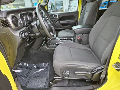 Used 2022 Jeep Wrangler Unlimited Sport AWD/4WD image 16
