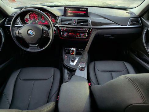 Used 2018 BMW 320i Sedan w/ Premium Package image 29