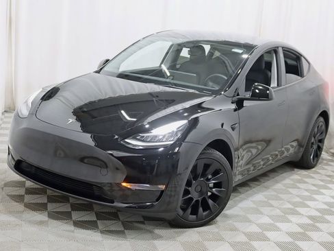 Used 2022 Tesla Model Y Long Range AWD/4WD image 6