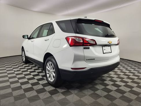 Used 2021 Chevrolet Equinox LS AWD/4WD image 3