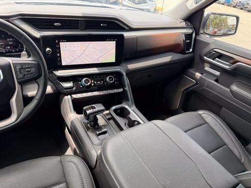 Used 2024 GMC Sierra 1500 Denali w/ Technology Package AWD/4WD image 18