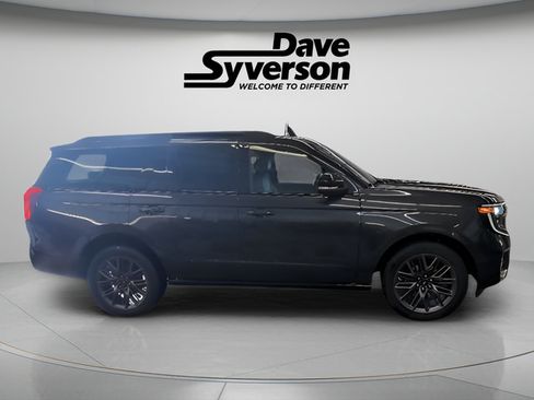 Used 2025 Ford Expedition Platinum w/ Stealth Performance Package AWD/4WD image 3