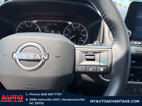 Used 2025 Nissan Rogue SV AWD/4WD image 18