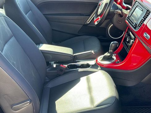 Used 2018 Volkswagen Beetle 2.0T SE image 17