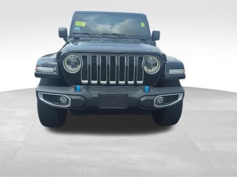 Used 2023 Jeep Wrangler Unlimited Sahara w/ Cold Weather Group AWD/4WD image 3