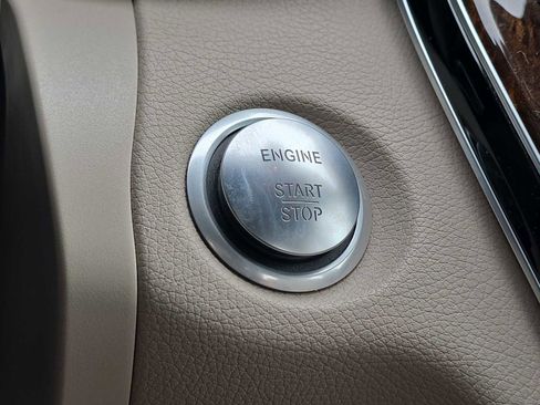 Used 2018 Mercedes-Benz C 300 Sedan w/ Premium Package image 24