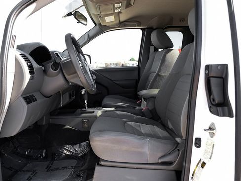 Used 2019 Nissan Frontier S image 3