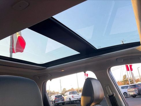 Used 2023 Nissan Rogue SL w/ SL Premium Package image 22