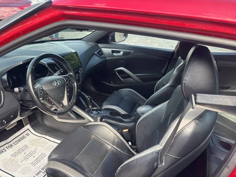 Used 2016 Hyundai Veloster Turbo FWD image 9
