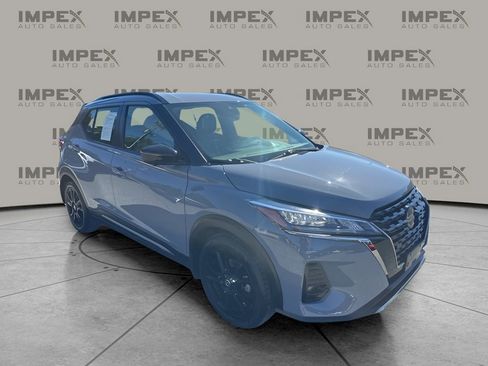 Used 2021 Nissan Kicks SR w/ SR Premium Package image 7