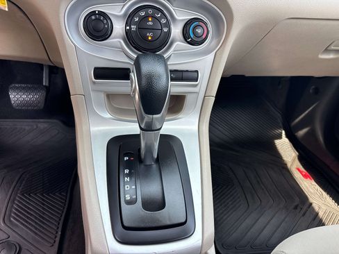 Used 2014 Ford Fiesta SE FWD image 29