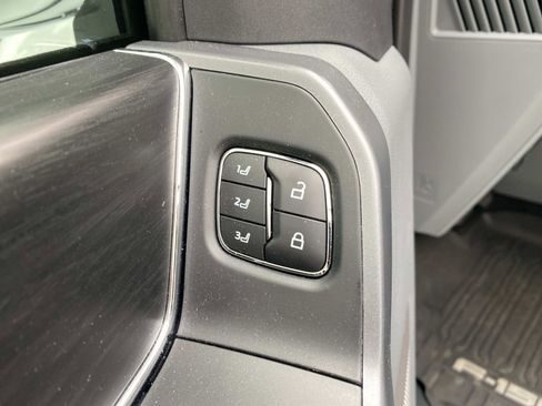 Used 2025 Ford F150 Lariat w/ Equipment Group 501A Mid image 18