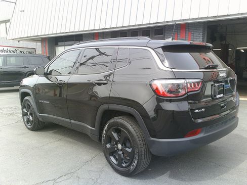 Used 2023 Jeep Compass Limited w/ Sun and Sound Group AWD/4WD image 6