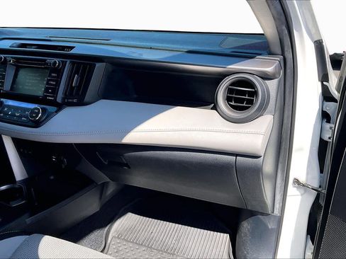 Certified 2017 Toyota RAV4 XLE w/ Carpet Mat Package image 18