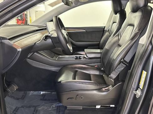 Used 2022 Tesla Model Y Long Range AWD/4WD image 19