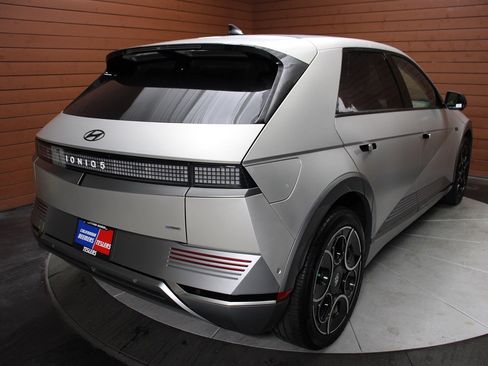 Used 2024 Hyundai Ioniq 5 Limited image 19