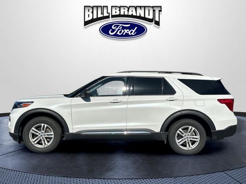 Used 2023 Ford Explorer XLT AWD/4WD image 6