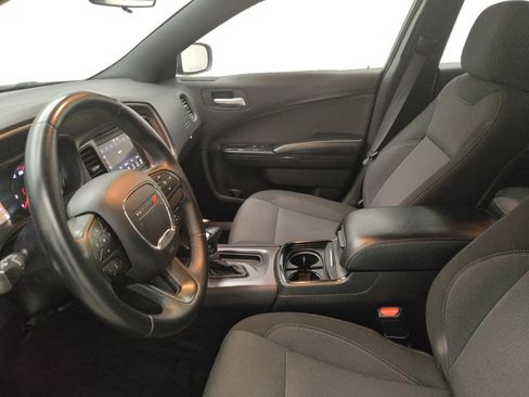 Used 2018 Dodge Charger SXT w/ Blacktop Package RWD image 17