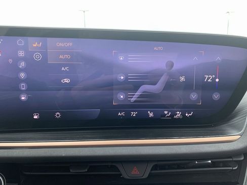 Certified 2025 Buick Envision Sport Touring image 13