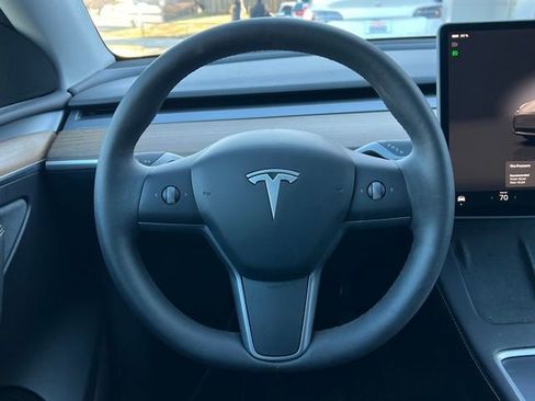Used 2024 Tesla Model Y Long Range image 30