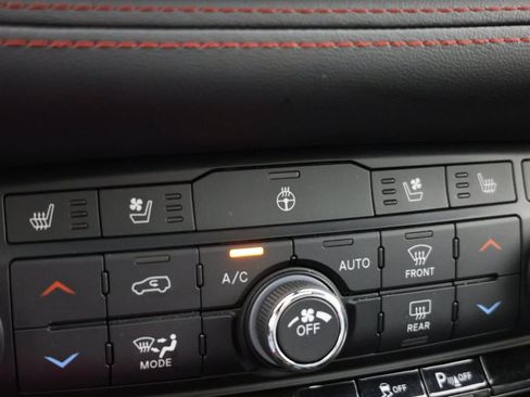 Used 2024 Dodge Durango GT image 9