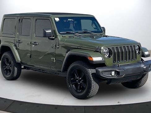 Used 2022 Jeep Wrangler Unlimited Sahara image 2