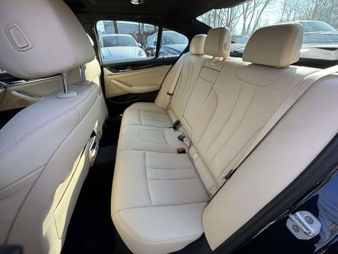 Used 2020 BMW 530i xDrive w/ Convenience Package image 12